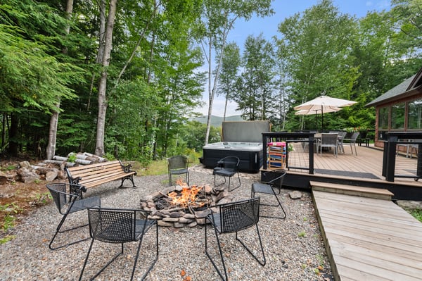 33 Indian Point Road, Hebron, NH