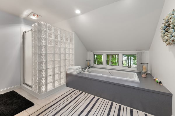 33 Indian Point Road, Hebron, NH