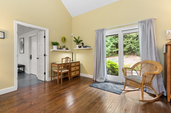 33 Indian Point Road, Hebron, NH