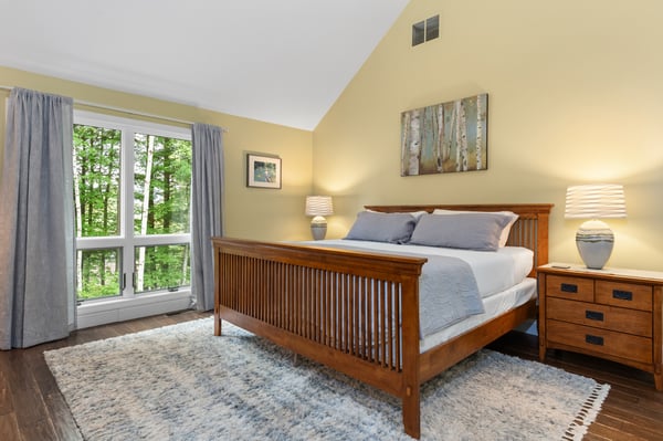 33 Indian Point Road, Hebron, NH