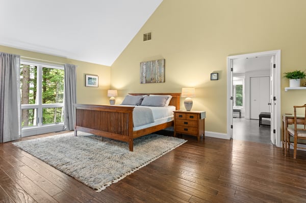 33 Indian Point Road, Hebron, NH