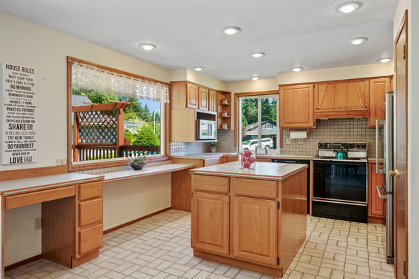 11814 NE 138th St, Kirkland, WA