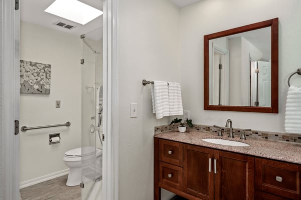 11814 NE 138th St, Kirkland, WA