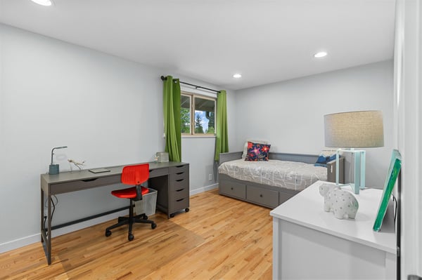 17013 NE 18th St, Bellevue, WA