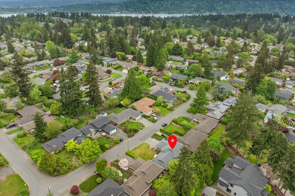 17013 NE 18th St, Bellevue, WA