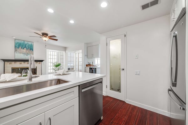 2 Windjammer Ct, Long Beach, CA