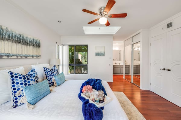 2 Windjammer Ct, Long Beach, CA