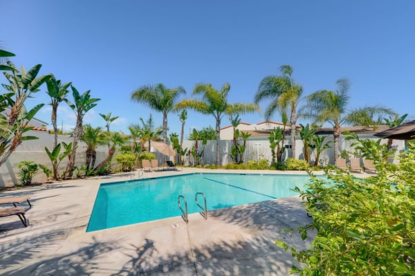 2 Windjammer Ct, Long Beach, CA