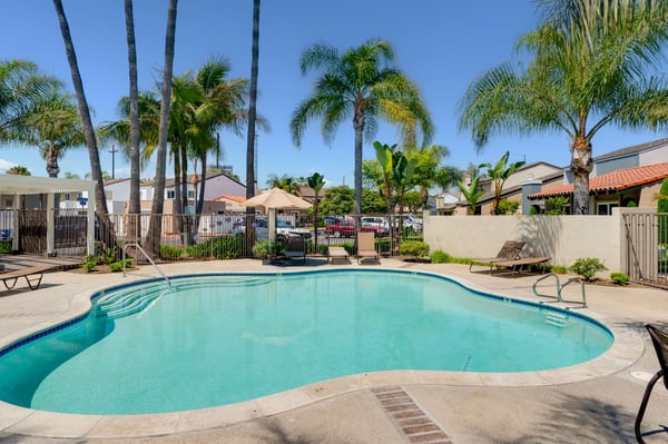2 Windjammer Ct, Long Beach, CA