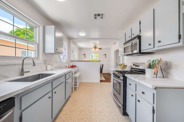 2549 Bomberry St, Lakewood, CA