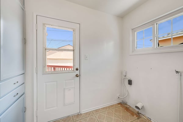 2549 Bomberry St, Lakewood, CA