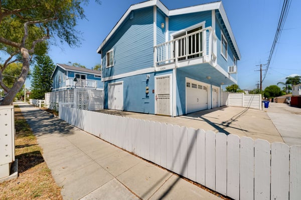 3304 Lewis Ave, Signal Hill, CA