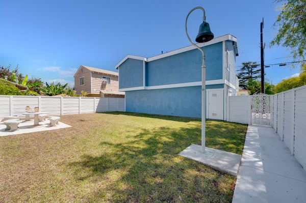 3304 Lewis Ave, Signal Hill, CA