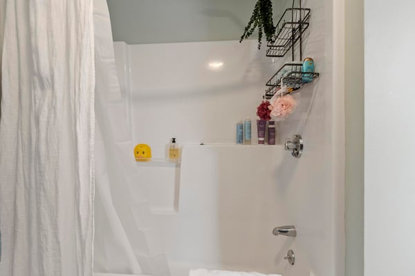 99 Flagler Drive, Holden, MA