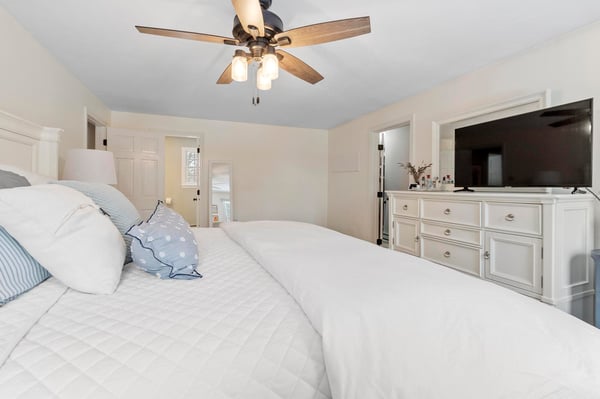 99 Flagler Drive, Holden, MA