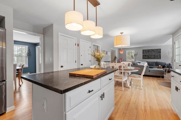 99 Flagler Drive, Holden, MA