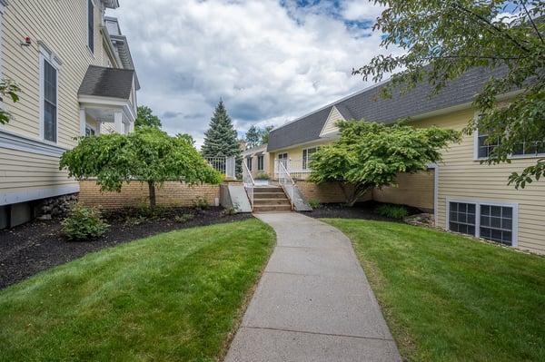 48 Phillips Rd, #12, Holden, MA