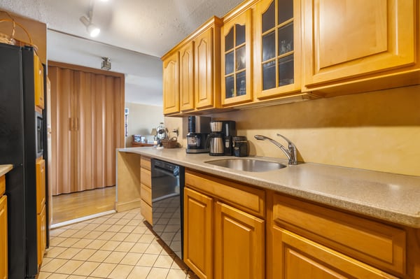 566 Commonwealth Ave, 708, Boston, MA