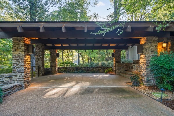 441 N River Oaks Rd, Memphis, TN
