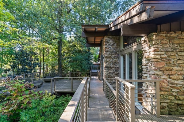 441 N River Oaks Rd, Memphis, TN