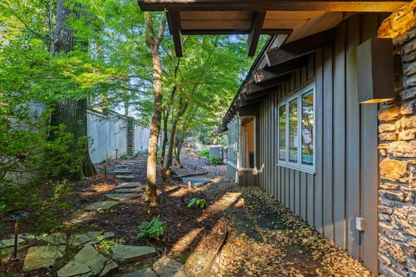 441 N River Oaks Rd, Memphis, TN