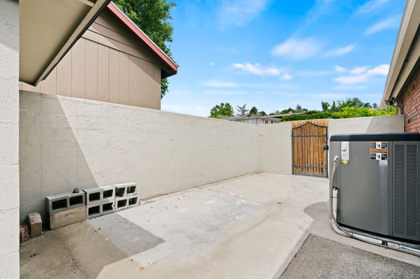 6102 Douglas Dr, Yakima, WA