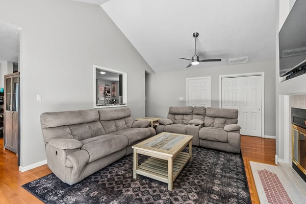 204 Wild Cherry Lane, Swansea, IL