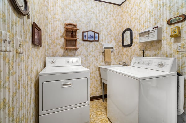1st floor laundry