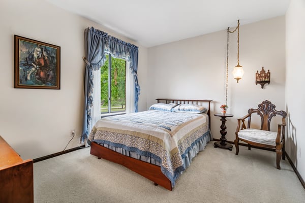 2nd bedroom