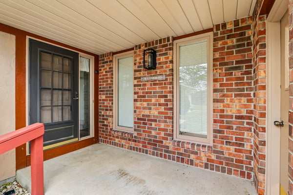 715 Tamarack DR E, West Bend, WI