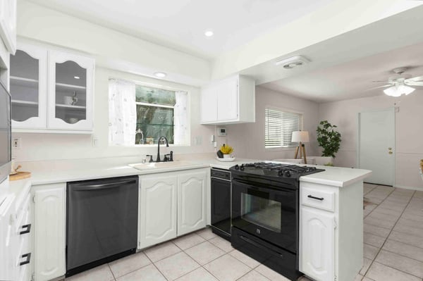 2505 E OshKosh Avenue, Anaheim, CA