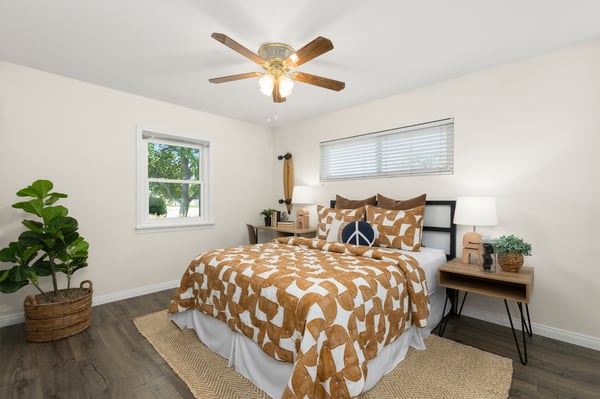 2505 E OshKosh Avenue, Anaheim, CA