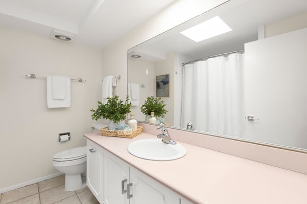 2505 E OshKosh Avenue, Anaheim, CA