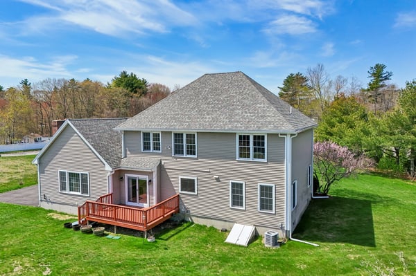 1 Squire Armour Rd, Windham, NH