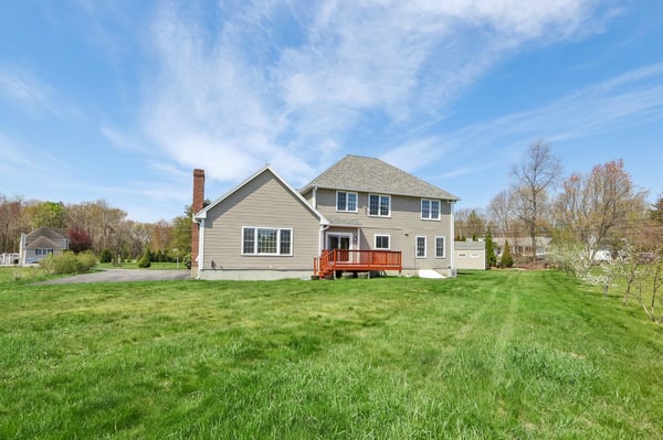 1 Squire Armour Rd, Windham, NH