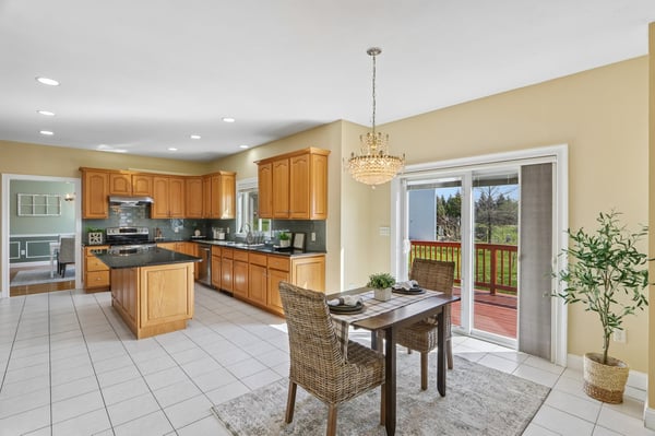 1 Squire Armour Rd, Windham, NH