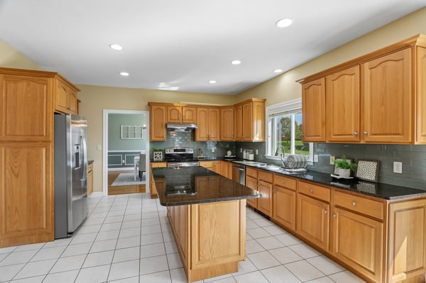 1 Squire Armour Rd, Windham, NH