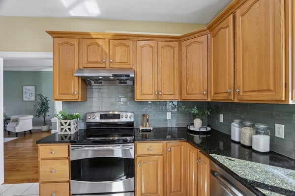 1 Squire Armour Rd, Windham, NH