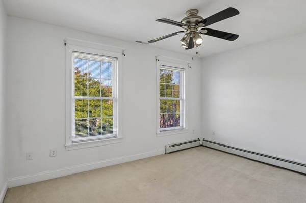 1 Squire Armour Rd, Windham, NH