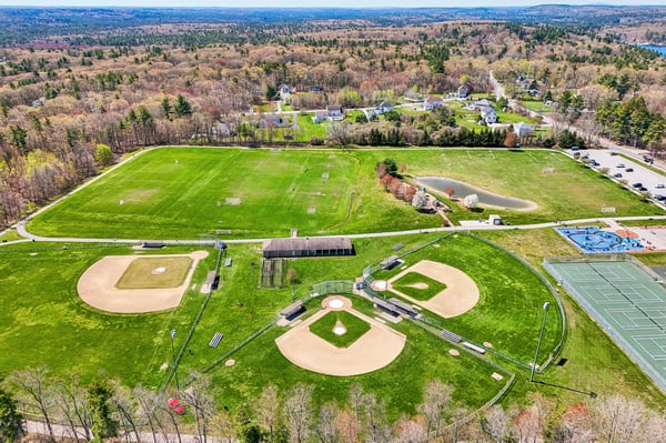 1 Squire Armour Rd, Windham, NH