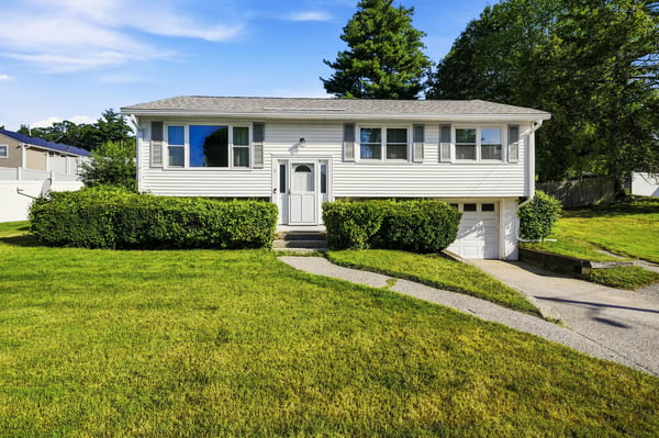 21 Carmine Rd, Nashua, NH