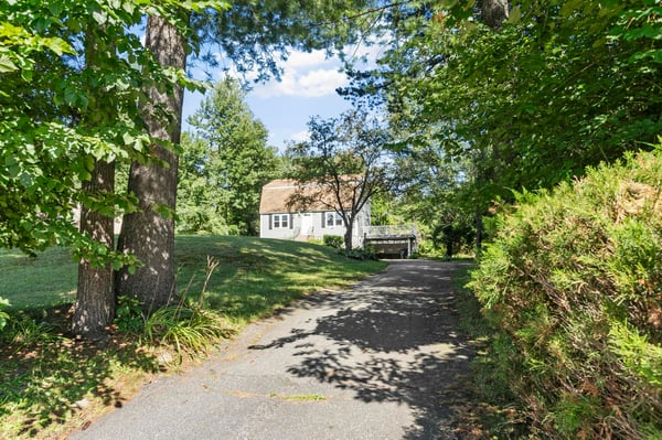 4 Maureen Circle, Londonderry, NH