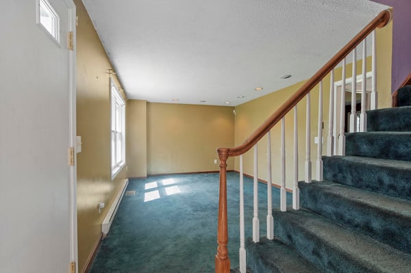 4 Maureen Circle, Londonderry, NH