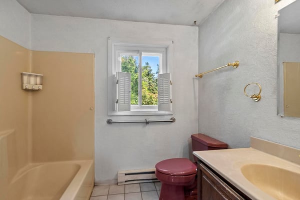 4 Maureen Circle, Londonderry, NH
