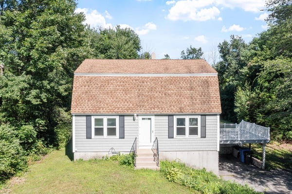 4 Maureen Circle, Londonderry, NH