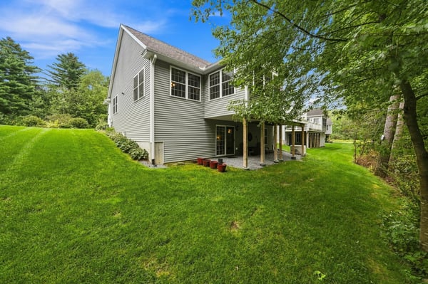 15 Tiffany Circle, Hudson, NH