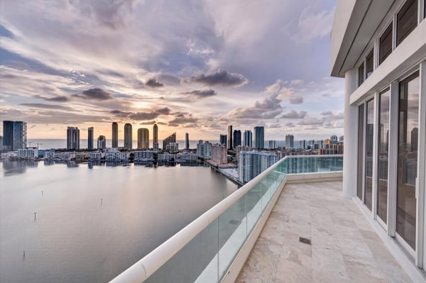2600 Island Blvd PH-1, Aventura, FL