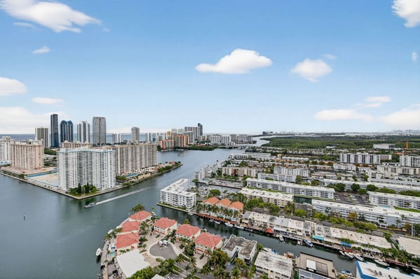 2600 Island Blvd PH-1, Aventura, FL