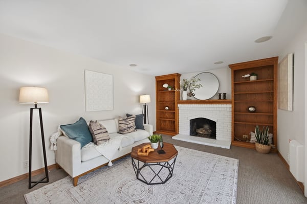 1121 Modesto Avenue, Camarillo, CA