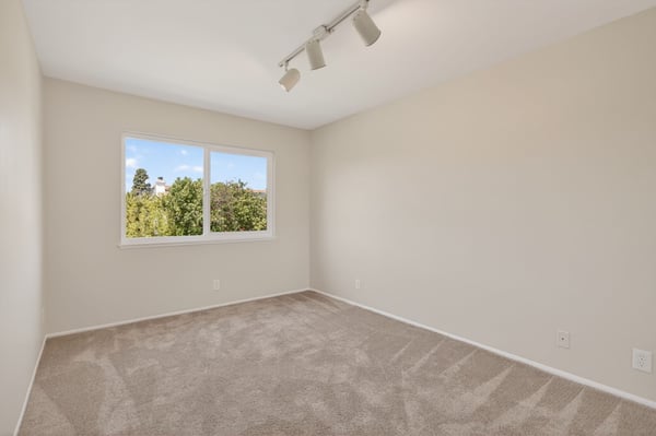 1121 Modesto Avenue, Camarillo, CA